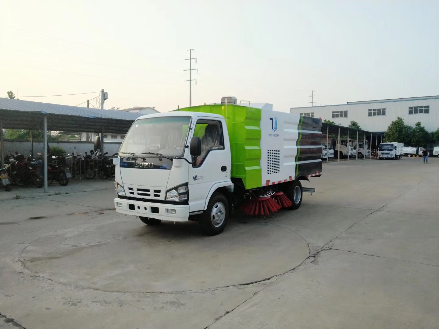 五十鈴掃路車4方塵箱/1.5立方水箱 五十鈴掃路車4方塵箱/1.5立方水箱