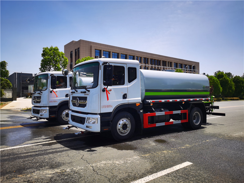 東風D9新款10-12噸灑水車 東風D9新款10-12噸灑水車